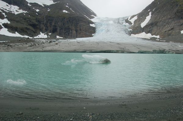 03_02_jezioro proglacjalne_proglacial lake_Steindalsbreen glacier_N Norway